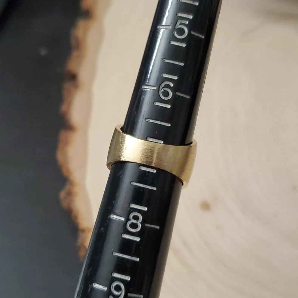 14K Gold Diamond Cut Band Ring / Cigar Ring / Thumb Ring